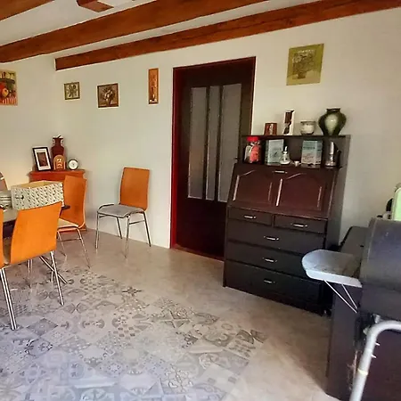 Apartman Mezi Vodami Plana nad Luznici Exterior photo